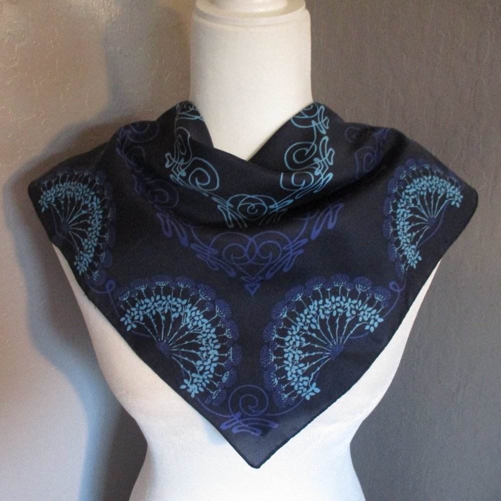 **2/12$** 1970s navy & light blue floral scarf